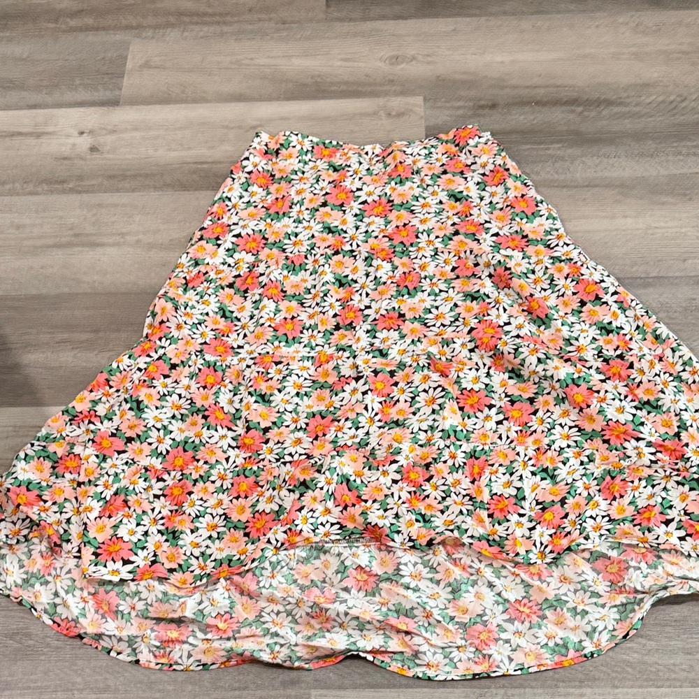 Floral High-Low Tiered Skirt in White and Coral Pink